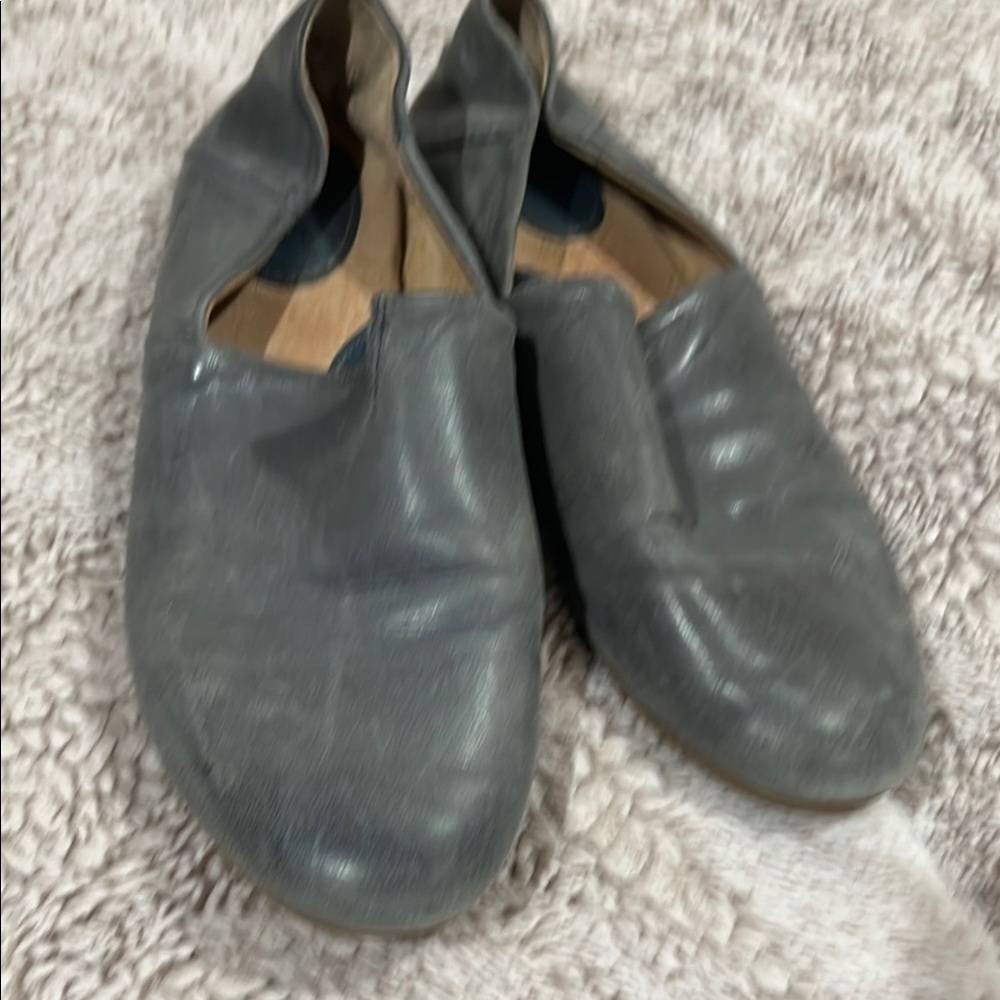 B.O.C Hailey Loafer Womens Size 9.5M Slip-On Gray Leather Notched Flat Shoes